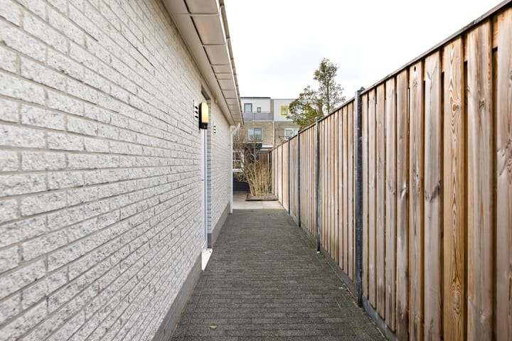 Photo 42 of Rosenburglaan 231