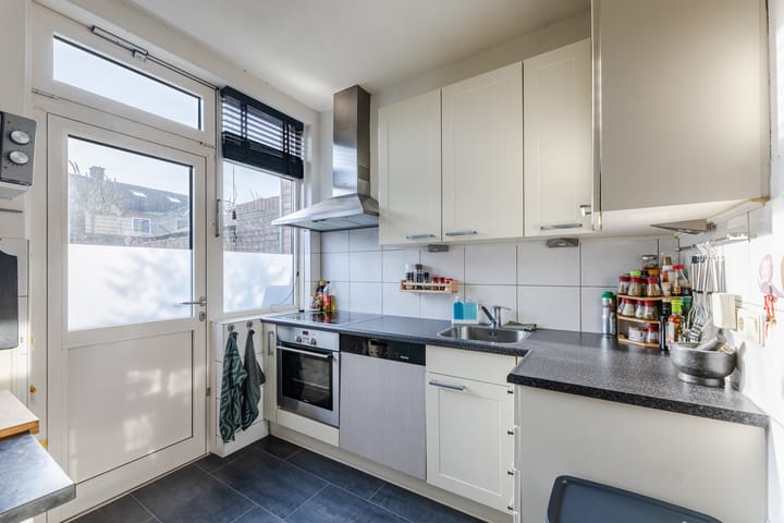 Foto 11 van Evertsenstraat 3