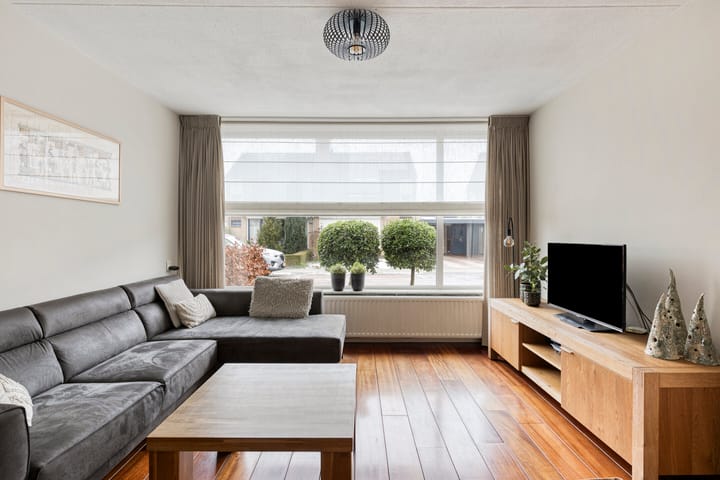 Foto 8 van Moerbeilaan 6