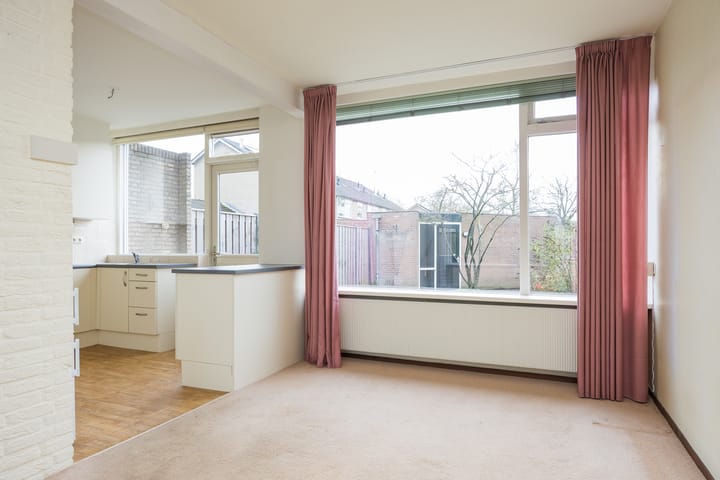 Foto 11 van van Essenstraat 41