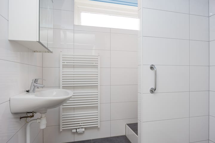 Foto 20 van van Essenstraat 41