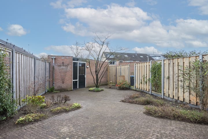 Foto 26 van van Essenstraat 41