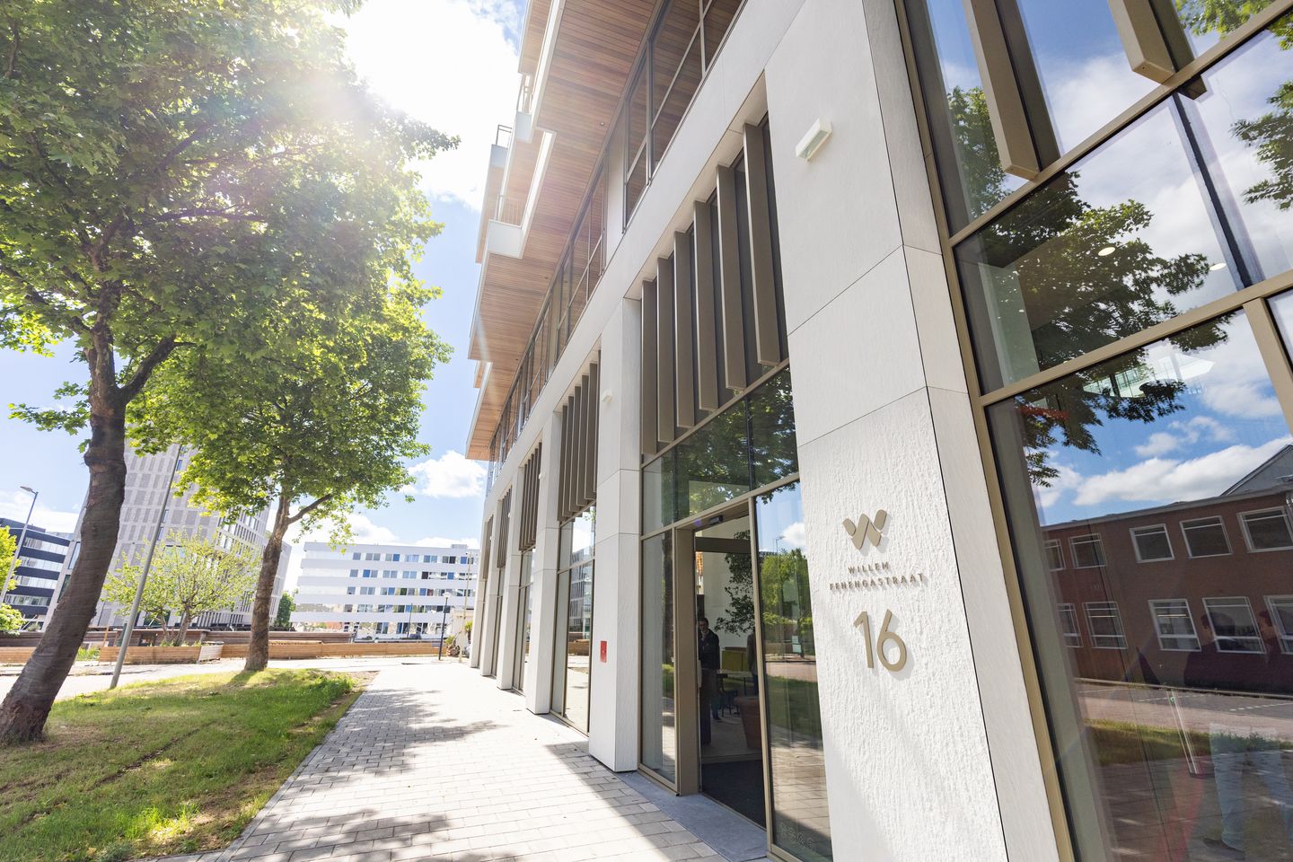 View photo 1 of Willem Fenengastraat 16-E
