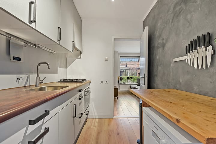 Foto 8 van Jan van Galenstraat 25