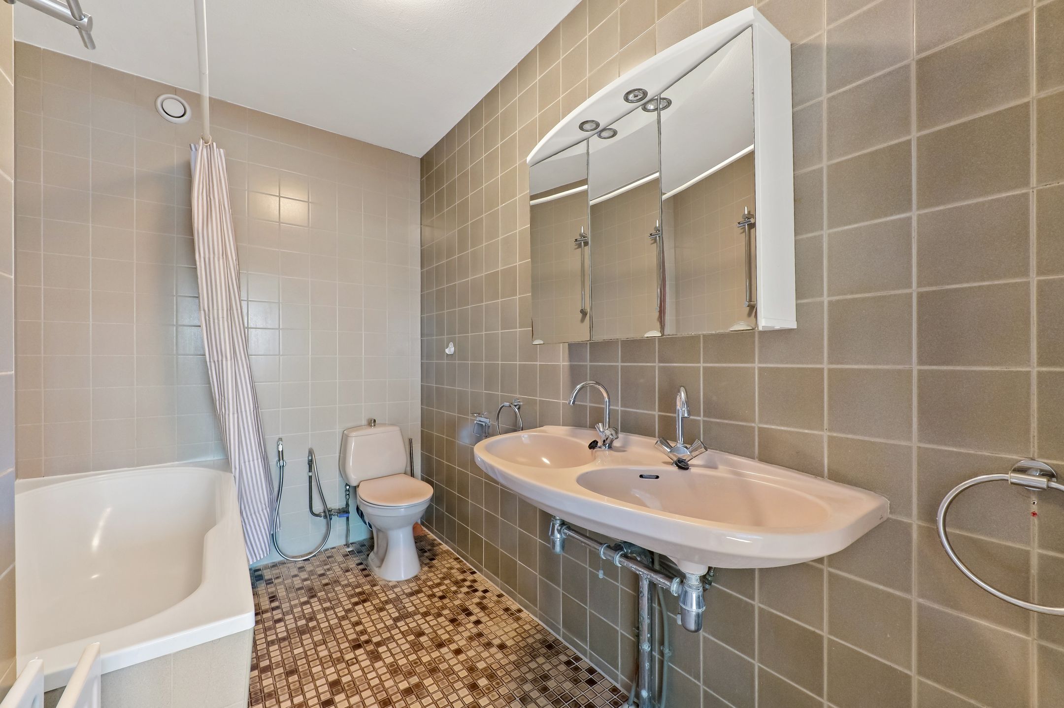 Foto 18 van Gevers Deynootweg 568