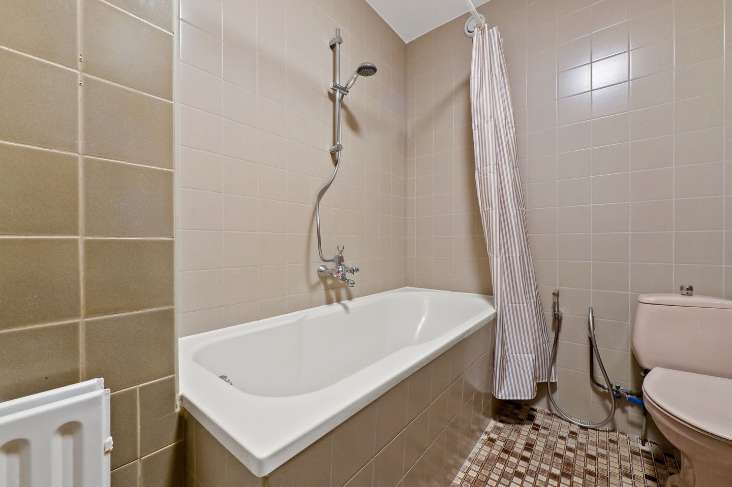 Foto 19 van Gevers Deynootweg 568