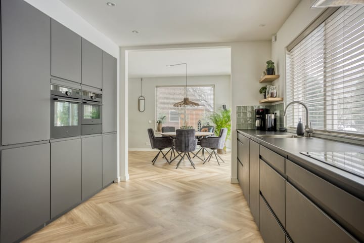 Foto 15 van Van Royenstraat 5