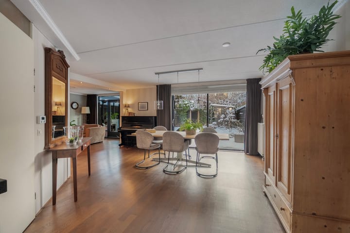 Photo 7 of Emmastraat 38