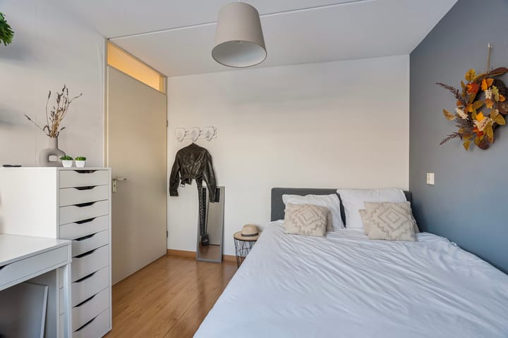 Photo 32 of Emmastraat 38