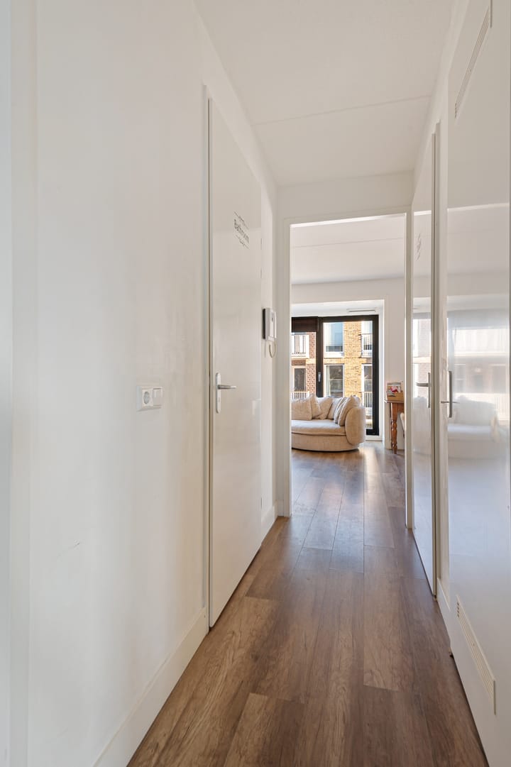 Photo 8 of Louis Davidsstraat 70