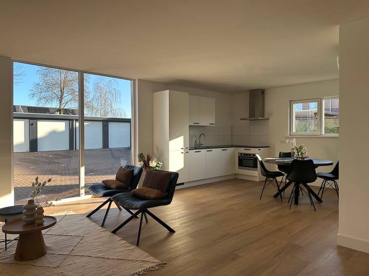 Photo 3 of Noordeinde 167-A6