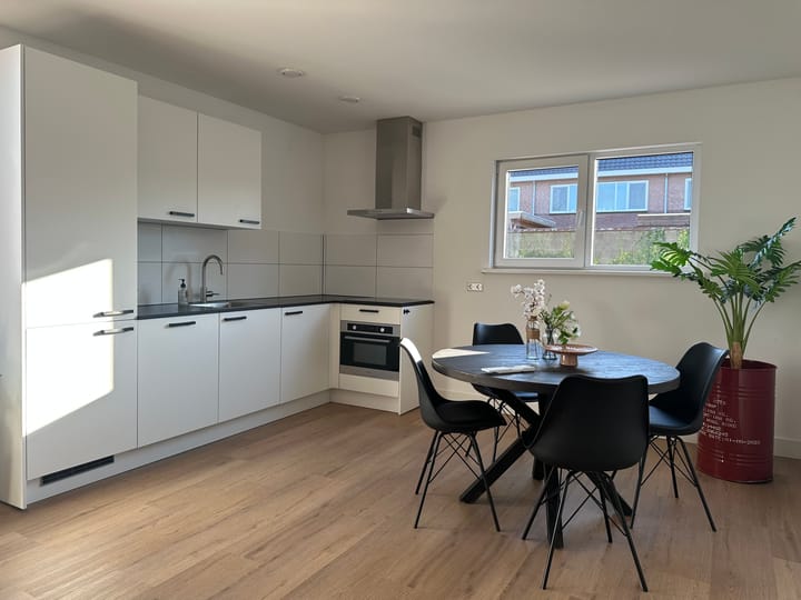 Photo 4 of Noordeinde 167-A6