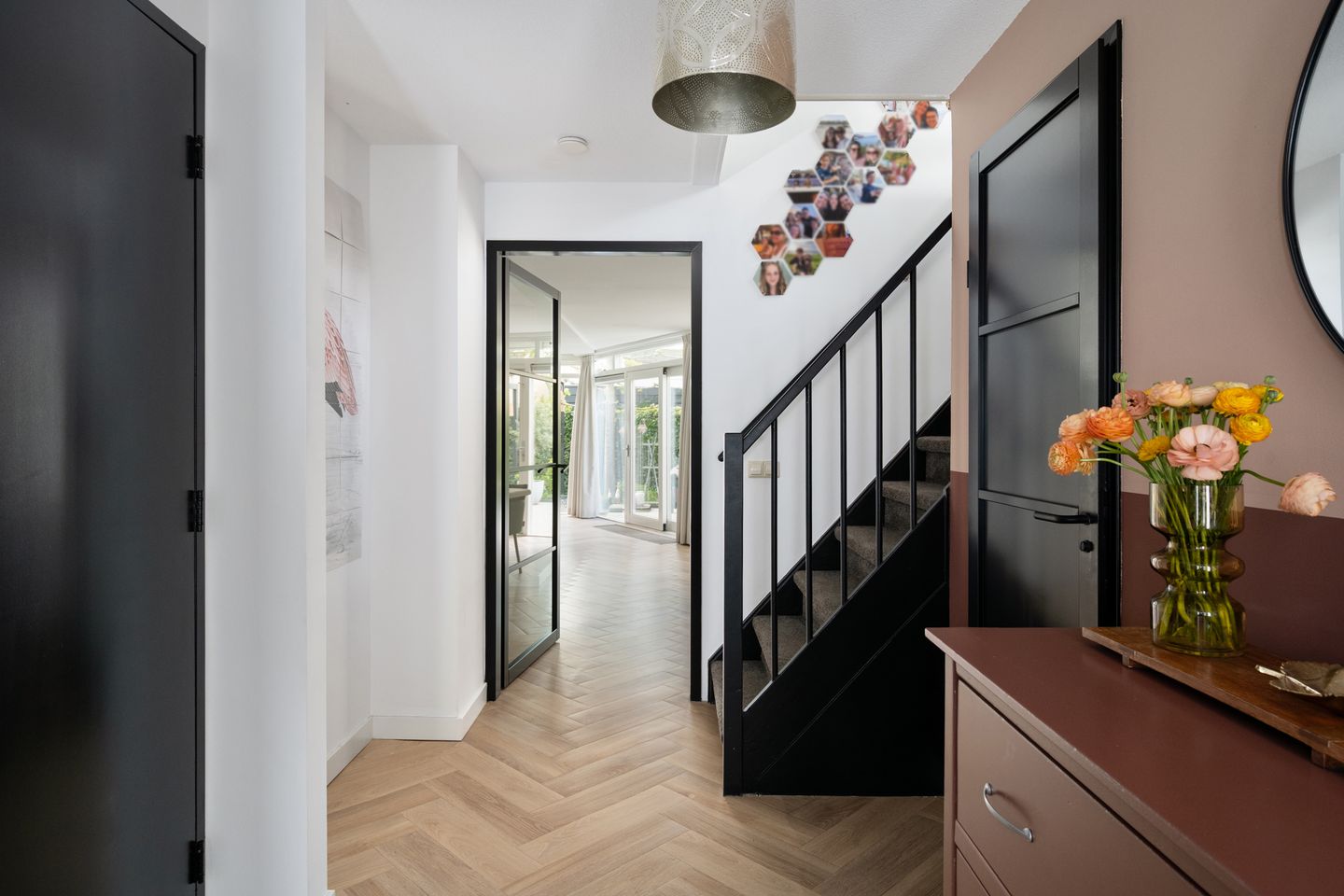 Photo 34 of Huibert van der Hoekpln 1