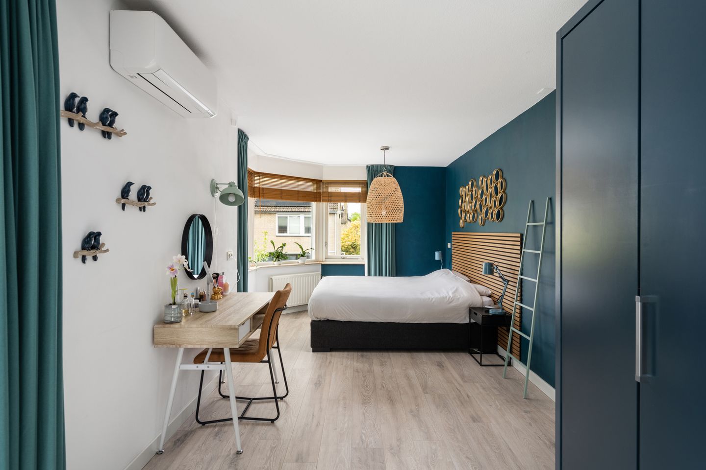 Photo 35 of Huibert van der Hoekpln 1