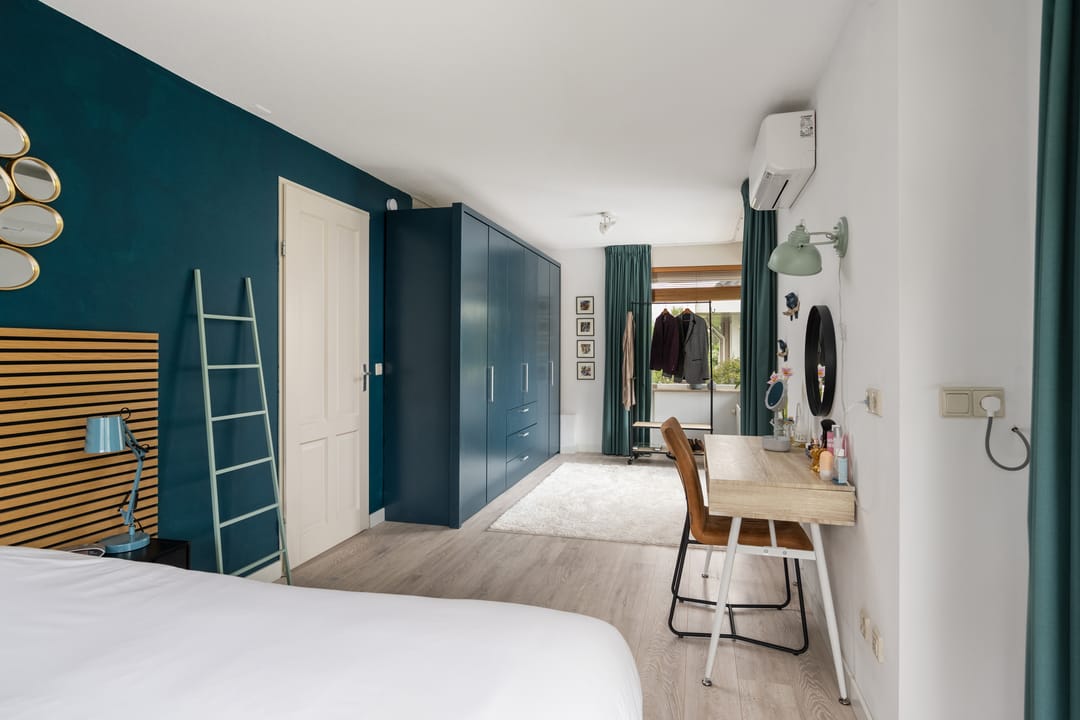 Photo 37 of Huibert van der Hoekpln 1