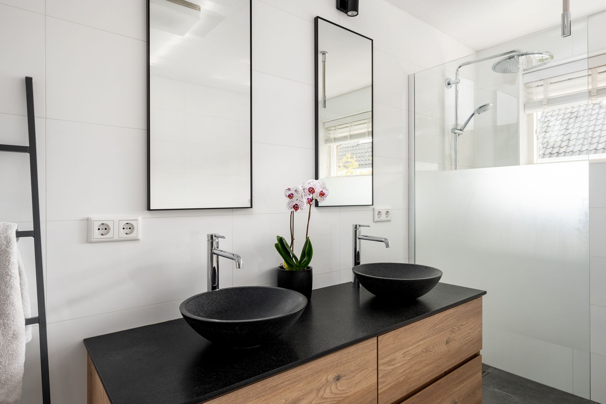 Photo 42 of Huibert van der Hoekpln 1