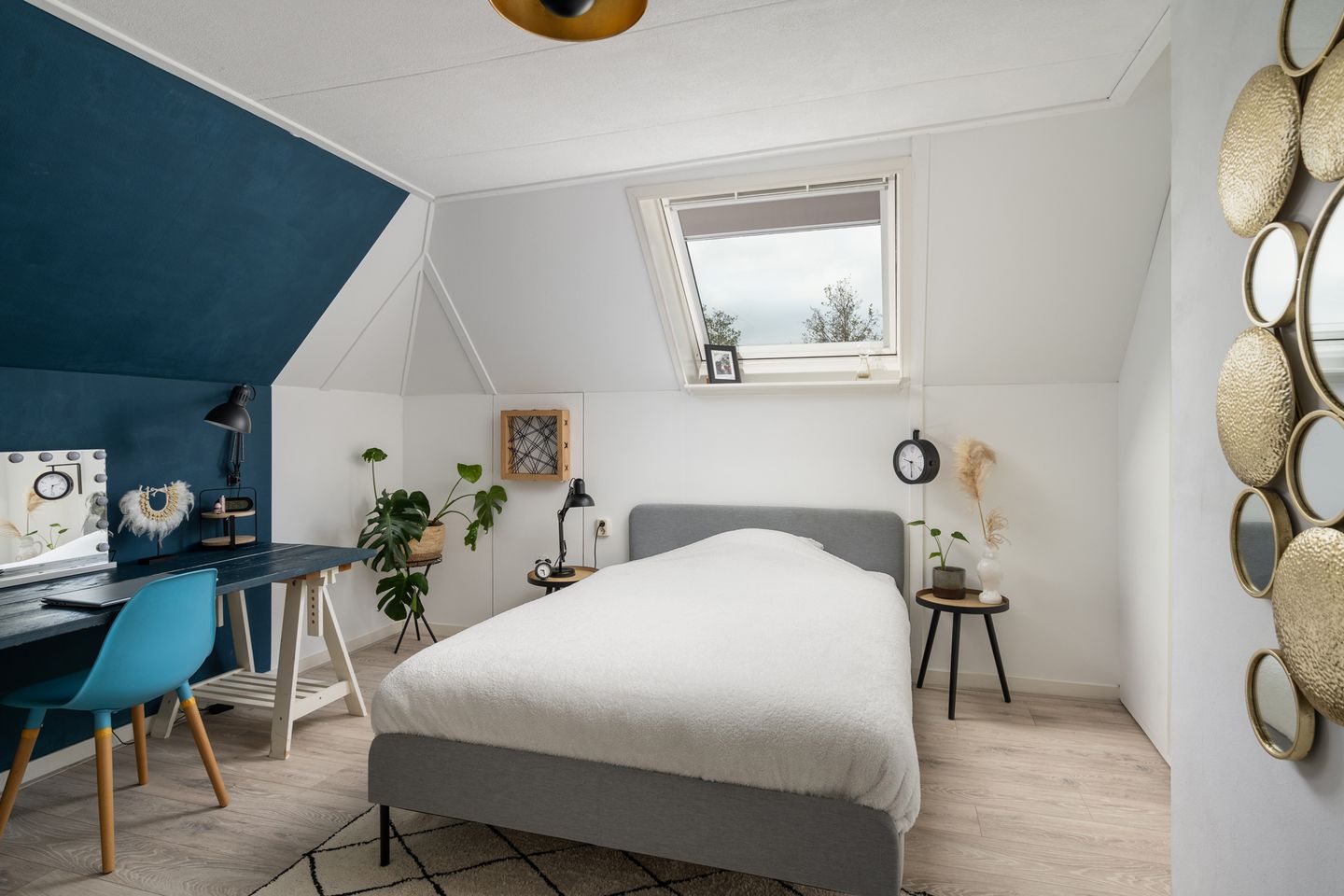 Photo 50 of Huibert van der Hoekpln 1