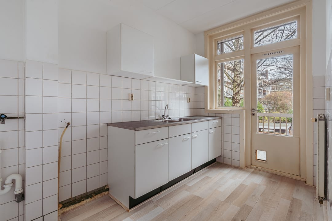 Photo 8 of Woestduinstraat 9-1