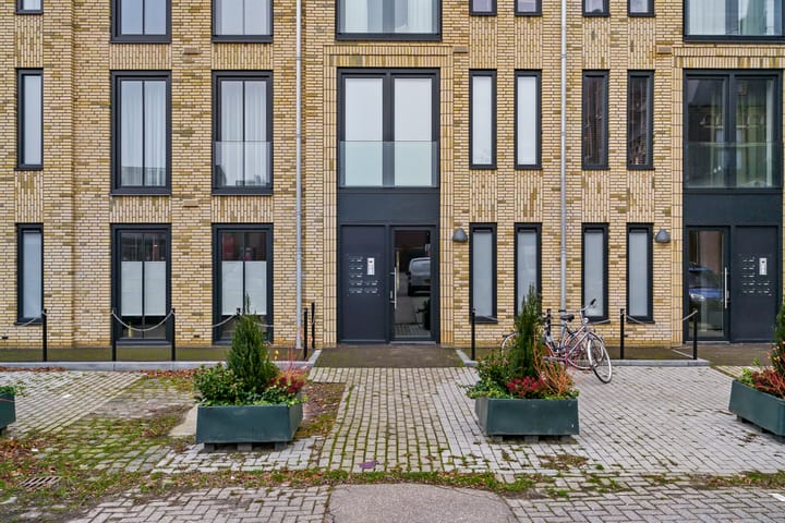 Photo 24 of Amelandsstraat 31