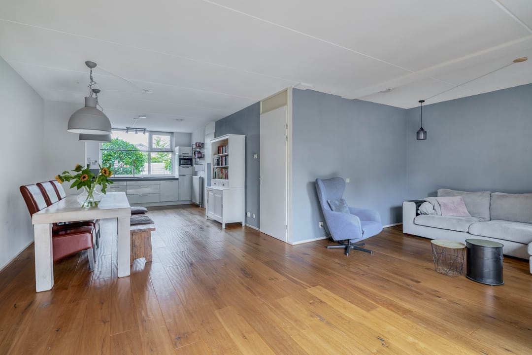 Photo 13 of Carbeel 23