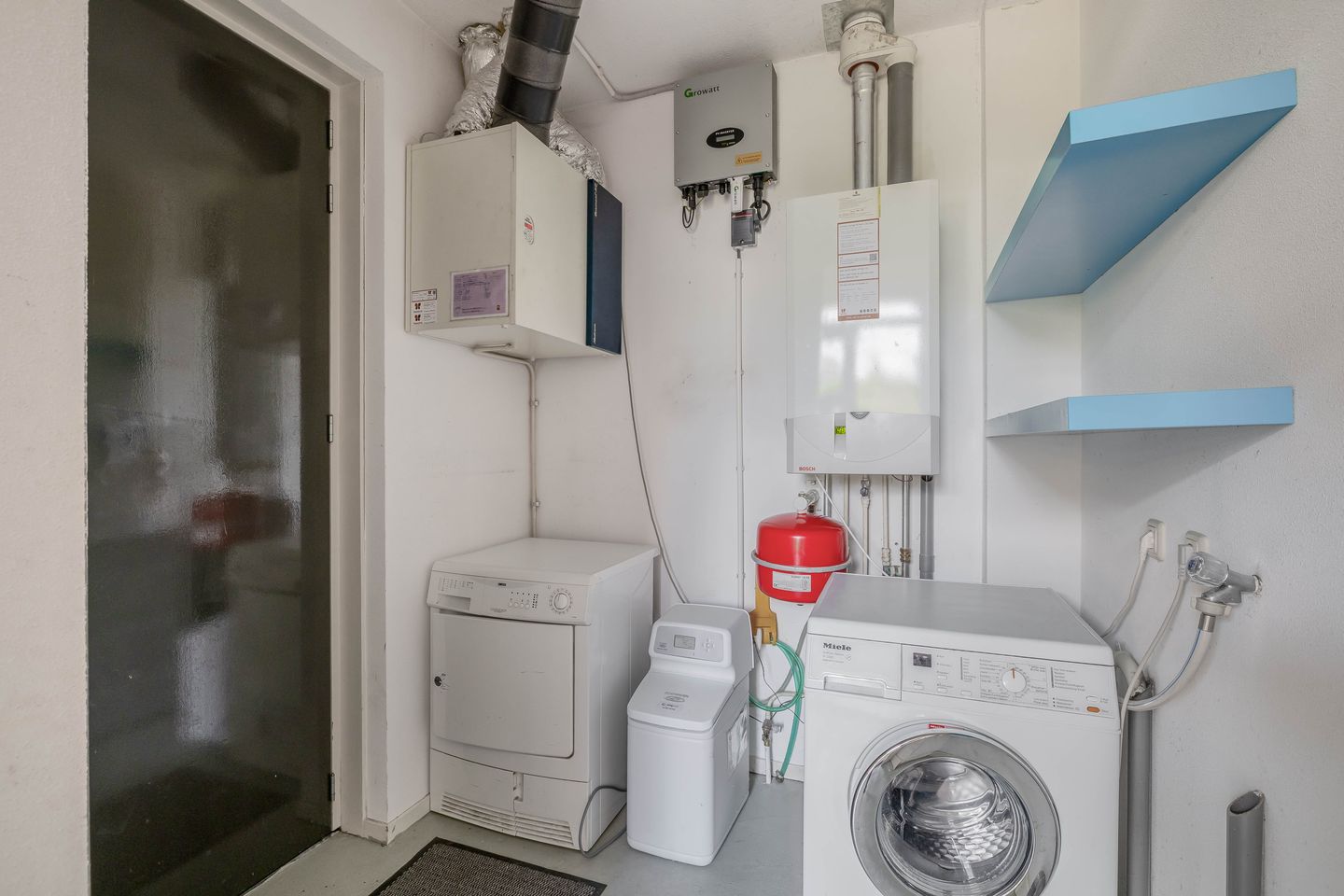 Photo 25 of Carbeel 23