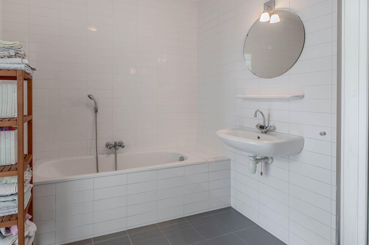 Photo 29 of Carbeel 23