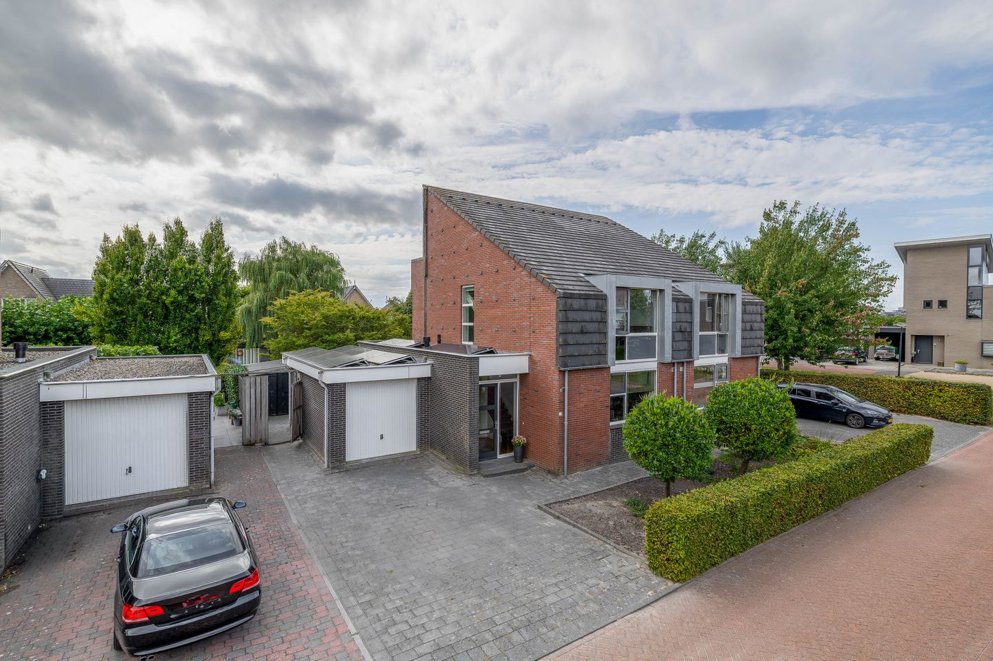 Photo 40 of Carbeel 23