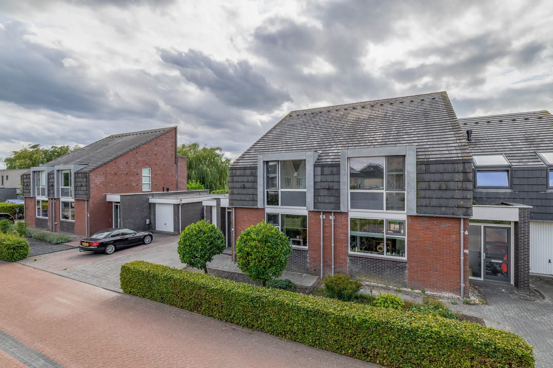 Photo 41 of Carbeel 23