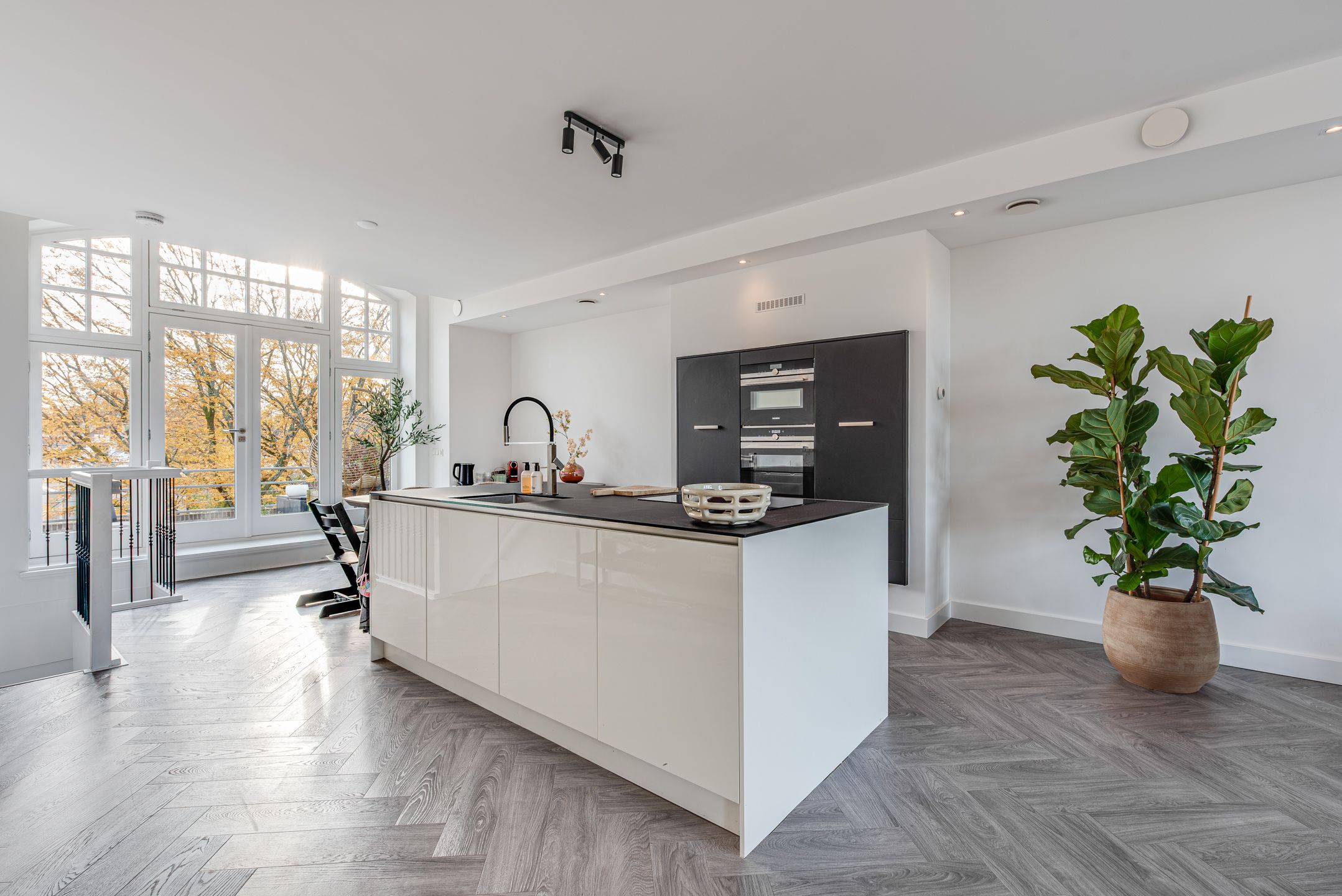 Photo 3 of Badhuislaan 15-F