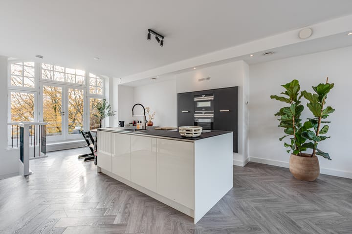 Photo 3 of Badhuislaan 15-F