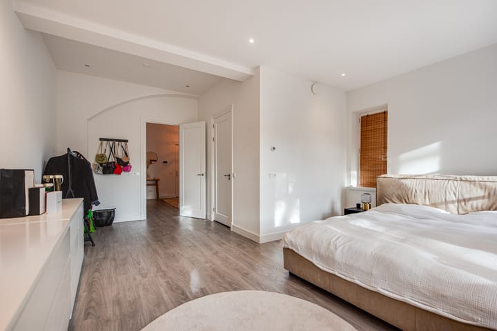 Photo 11 of Badhuislaan 15-F