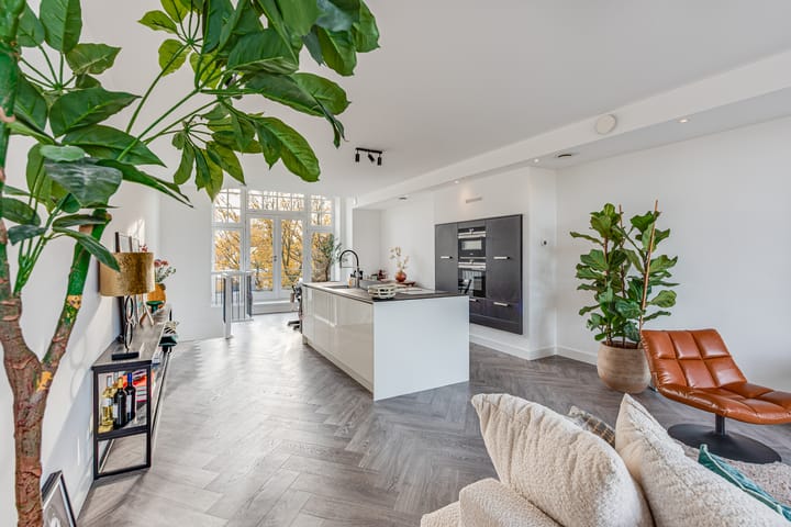 Photo 17 of Badhuislaan 15-F