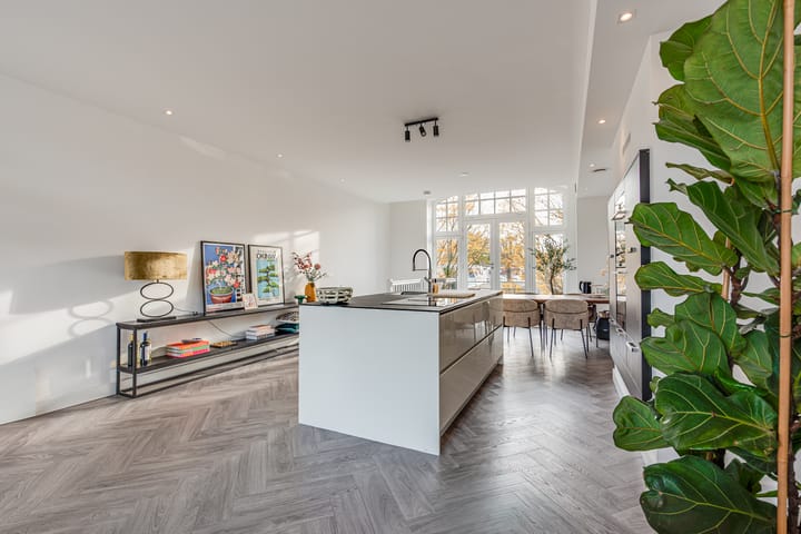 Photo 18 of Badhuislaan 15-F