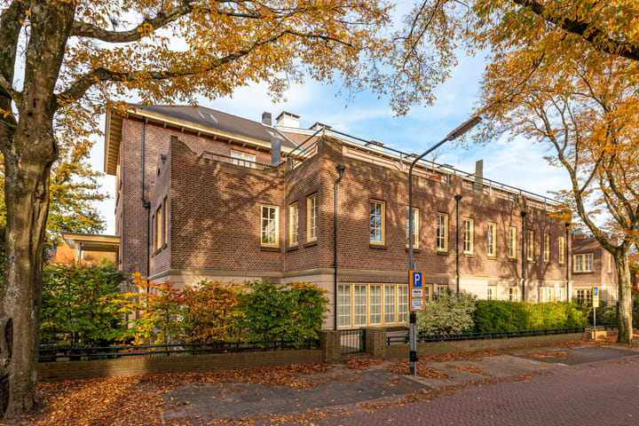 Photo 31 of Badhuislaan 15-F