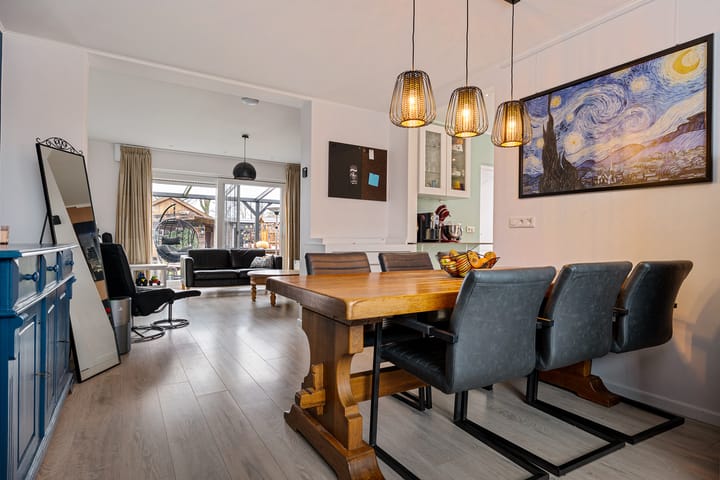 Foto 2 van Burgemeester Venemastraat 6