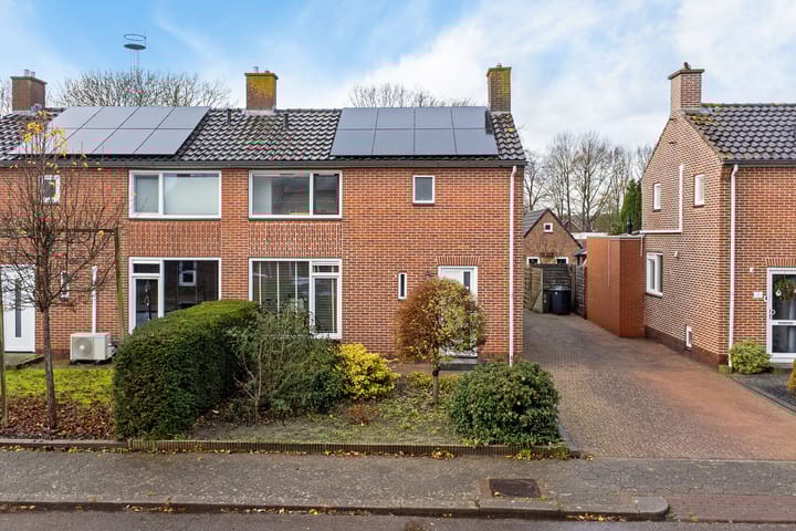 Foto 35 van Burgemeester Venemastraat 6