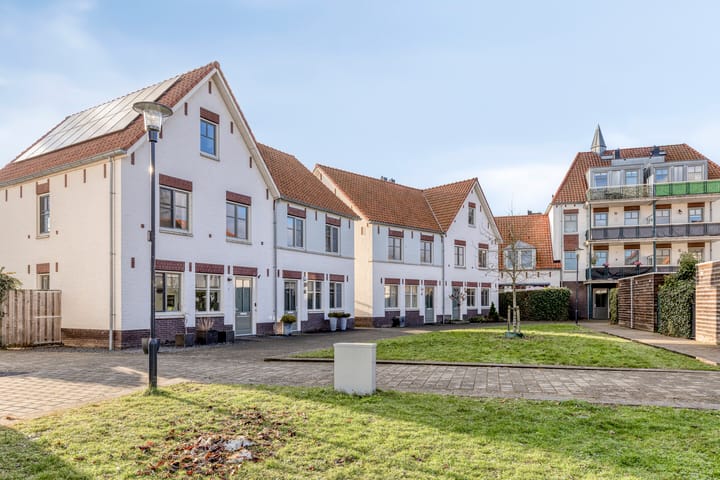 Foto 2 van Bonifatiushof 8