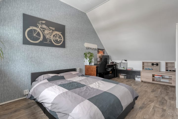 Photo 32 of Mackayware 13