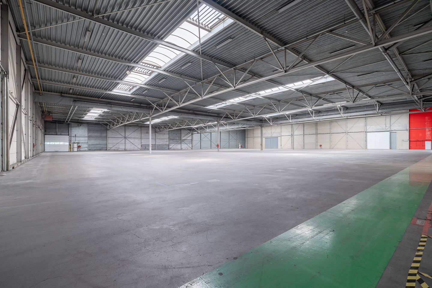 View photo 2 of Hanzeweg 19