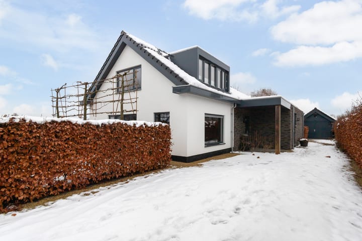 Photo 2 of Nijkerkerveenweg 3-A