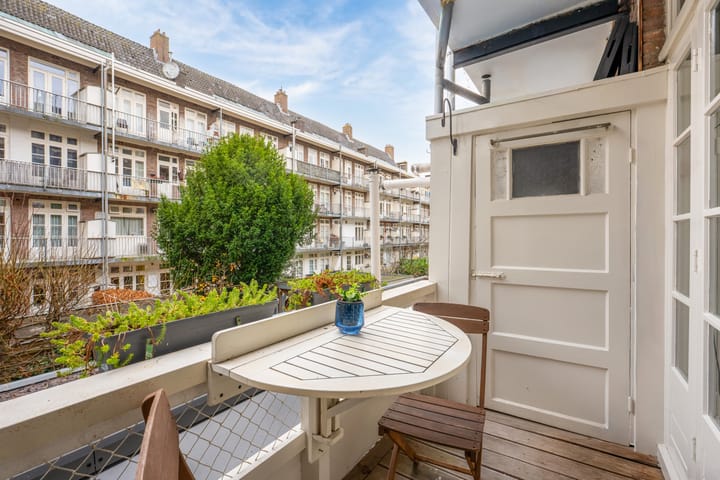 Photo 2 of Haarlemmermeerstraat 58-1