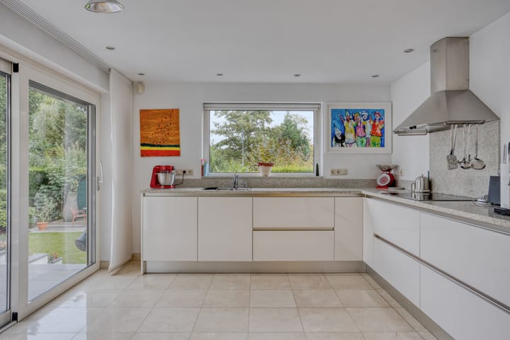 Photo 11 of Dauphinélaan 23