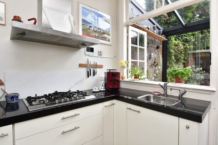 Foto 31 van Van Beverningkstraat 122