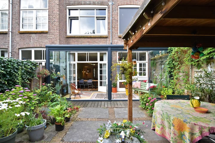 Foto 47 van Van Beverningkstraat 122