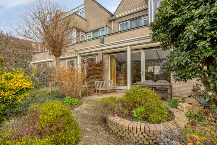 Foto 63 van Dokter Perquinstraat 17