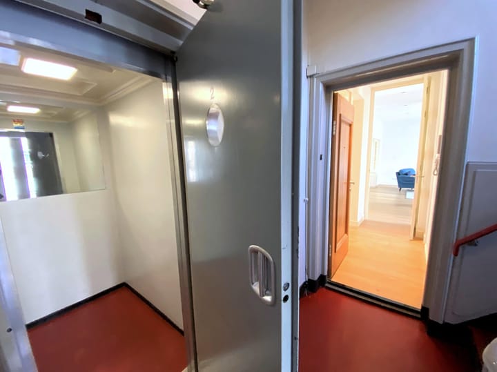 Photo 9 of Courbetstraat 17-2