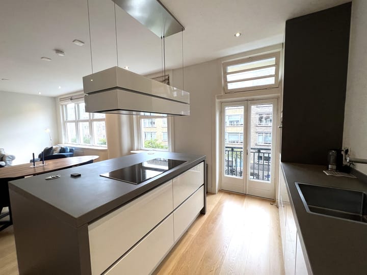 Photo 19 of Courbetstraat 17-2