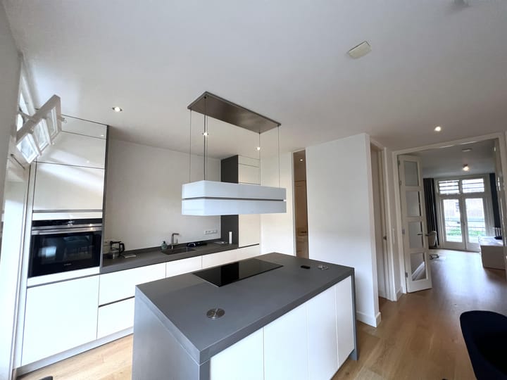 Photo 34 of Courbetstraat 17-2