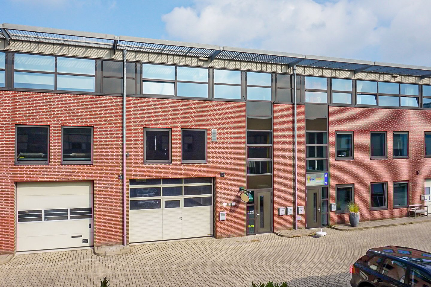 Bekijk foto 2 van P.C. Staalweg 40