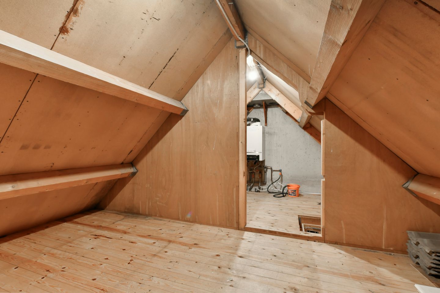 Photo 19 of Logger 27